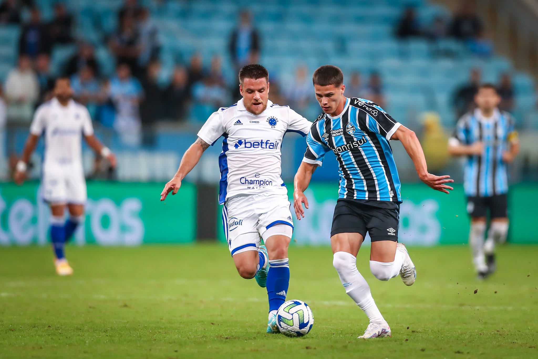 Cruzeiro e Grêmio se enfrentam no Estádio do Mineirão